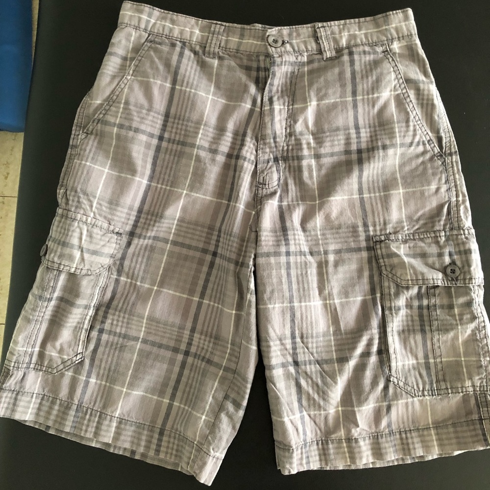 Point Zaro grey plaid shorts